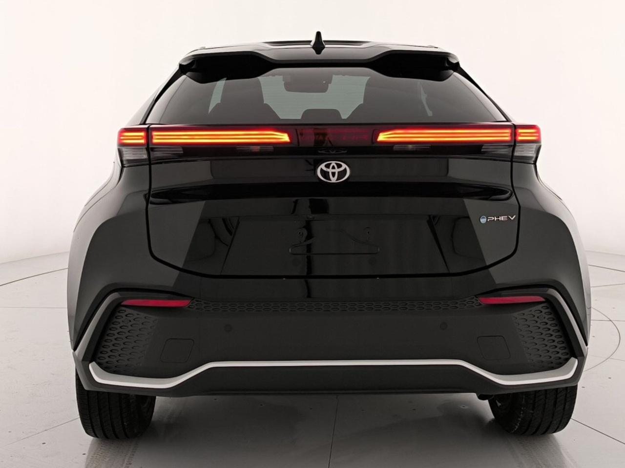 Toyota C-HR 2.0 phev lounge hero fwd e-cvt