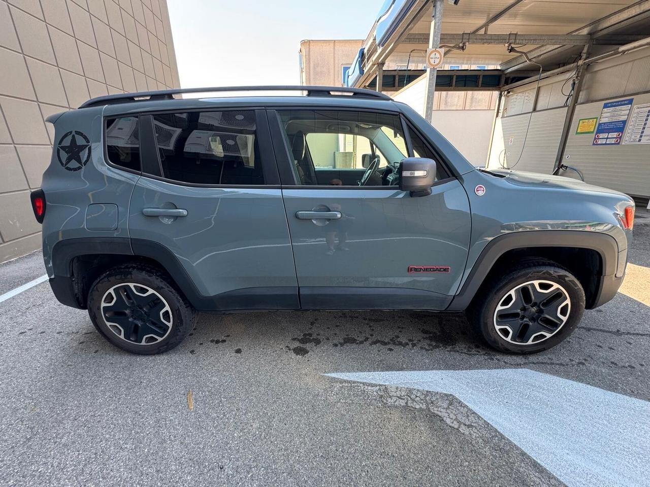 Jeep Renegade 2.0 Mjt 170CV 4WD Active Drive Low Trailhawk