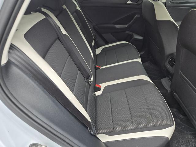 VOLKSWAGEN T-Roc 1.6 TDI SCR BlueMotion Technology R line
