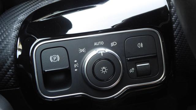 MERCEDES-BENZ A 180 d Automatic Sport