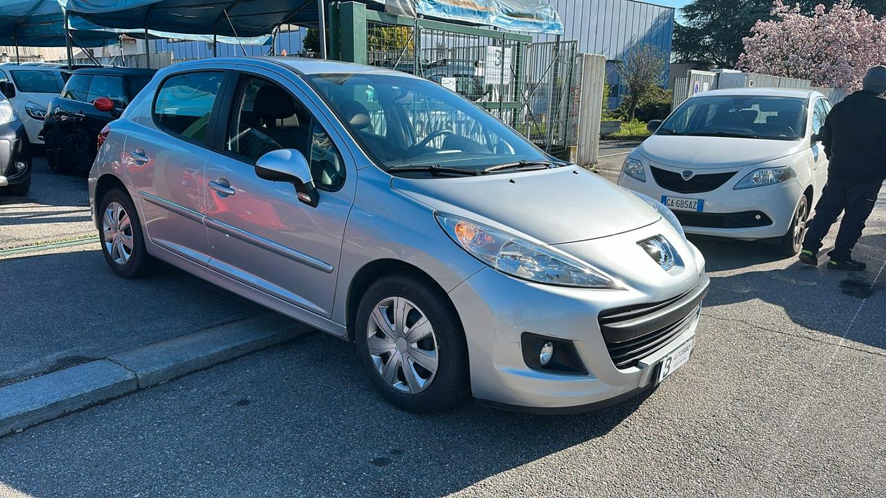 Peugeot 207 Plus 1.4 HDi 70CV 5 porte