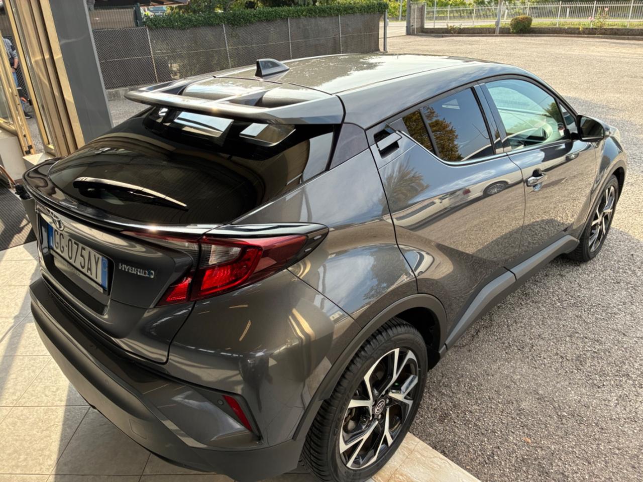 Toyota C-HR 1.8 Hybrid E-CVT Lounge