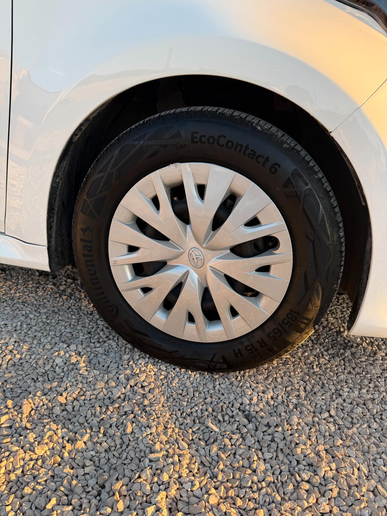 Toyota Yaris 1.5 Hybrid 5 porte Business