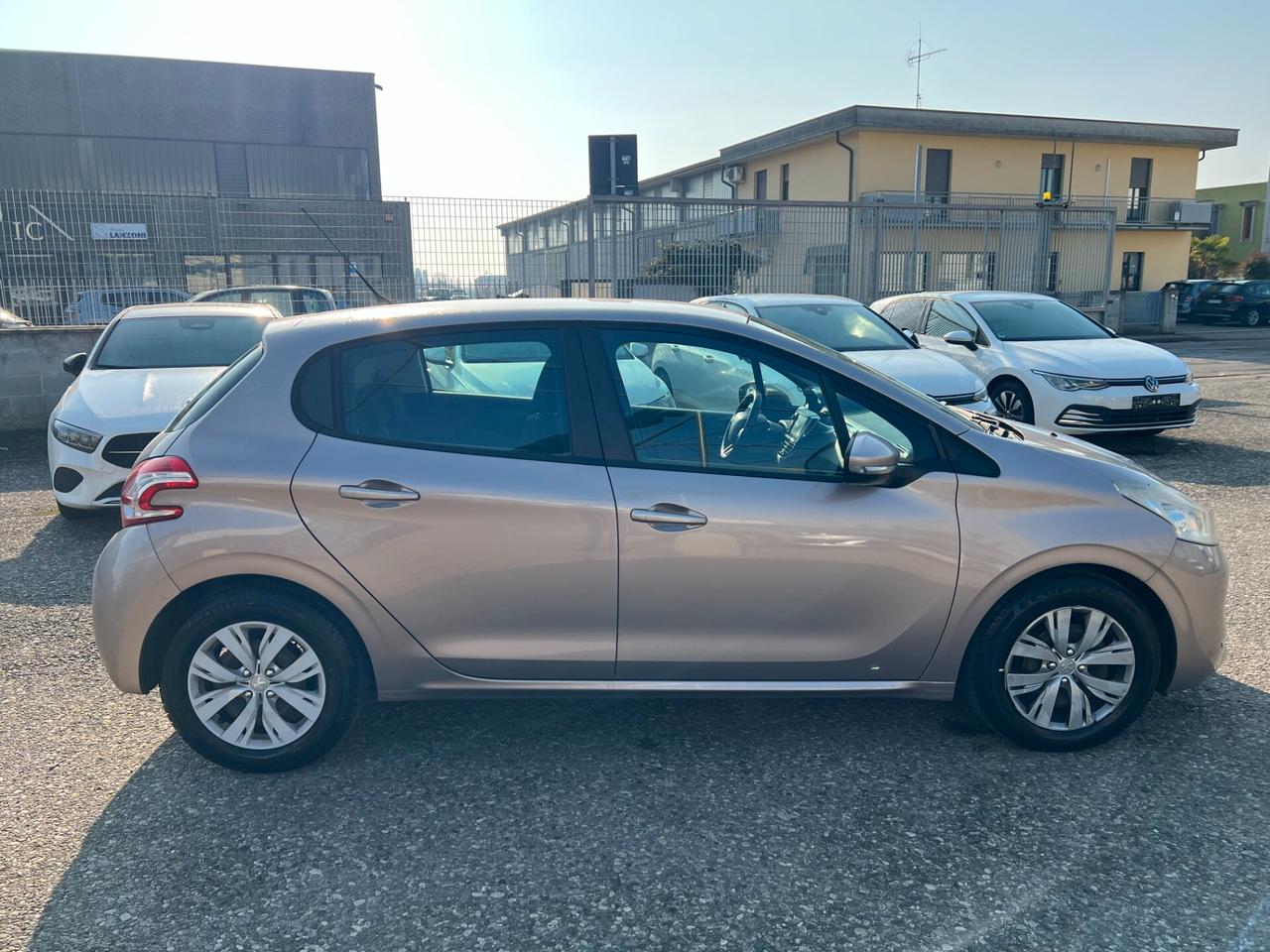 Peugeot 208 1.4 HDi 68 CV 5 porte