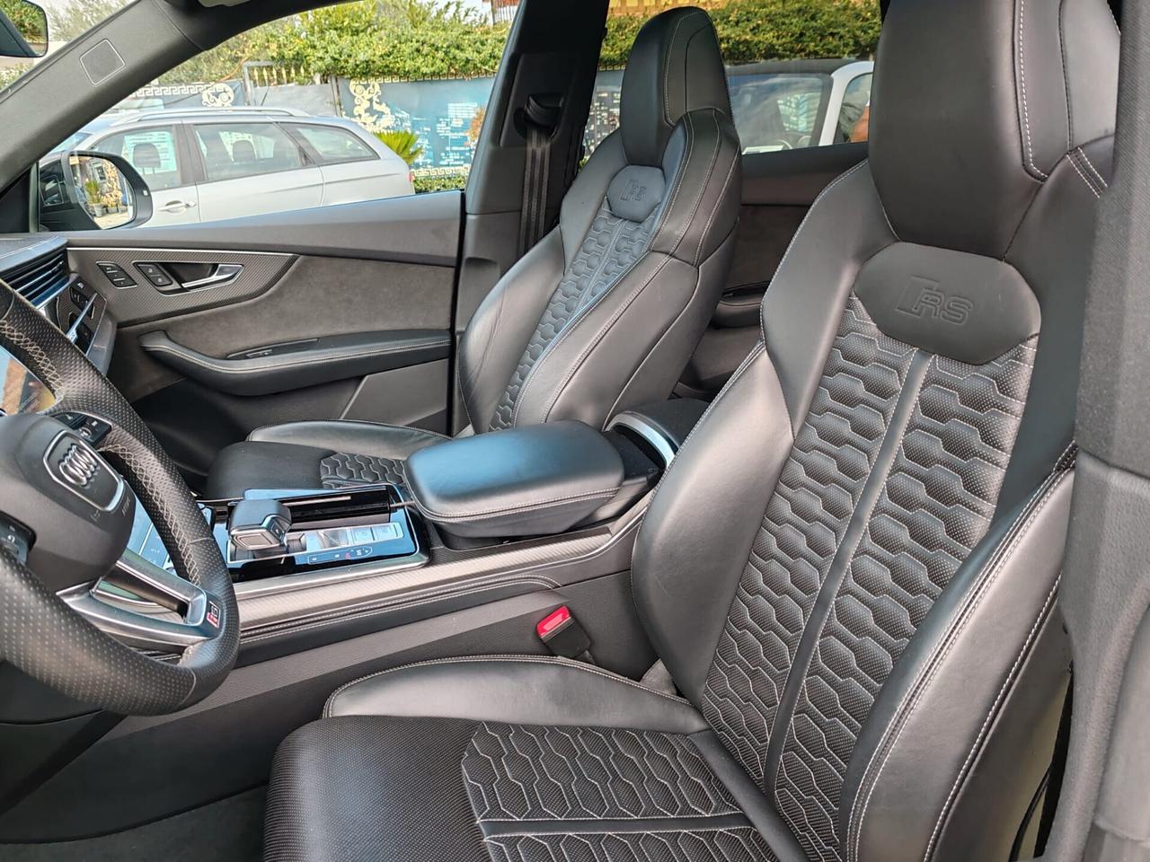 Audi Q8 RS TFSI V8 quattro tiptronic
