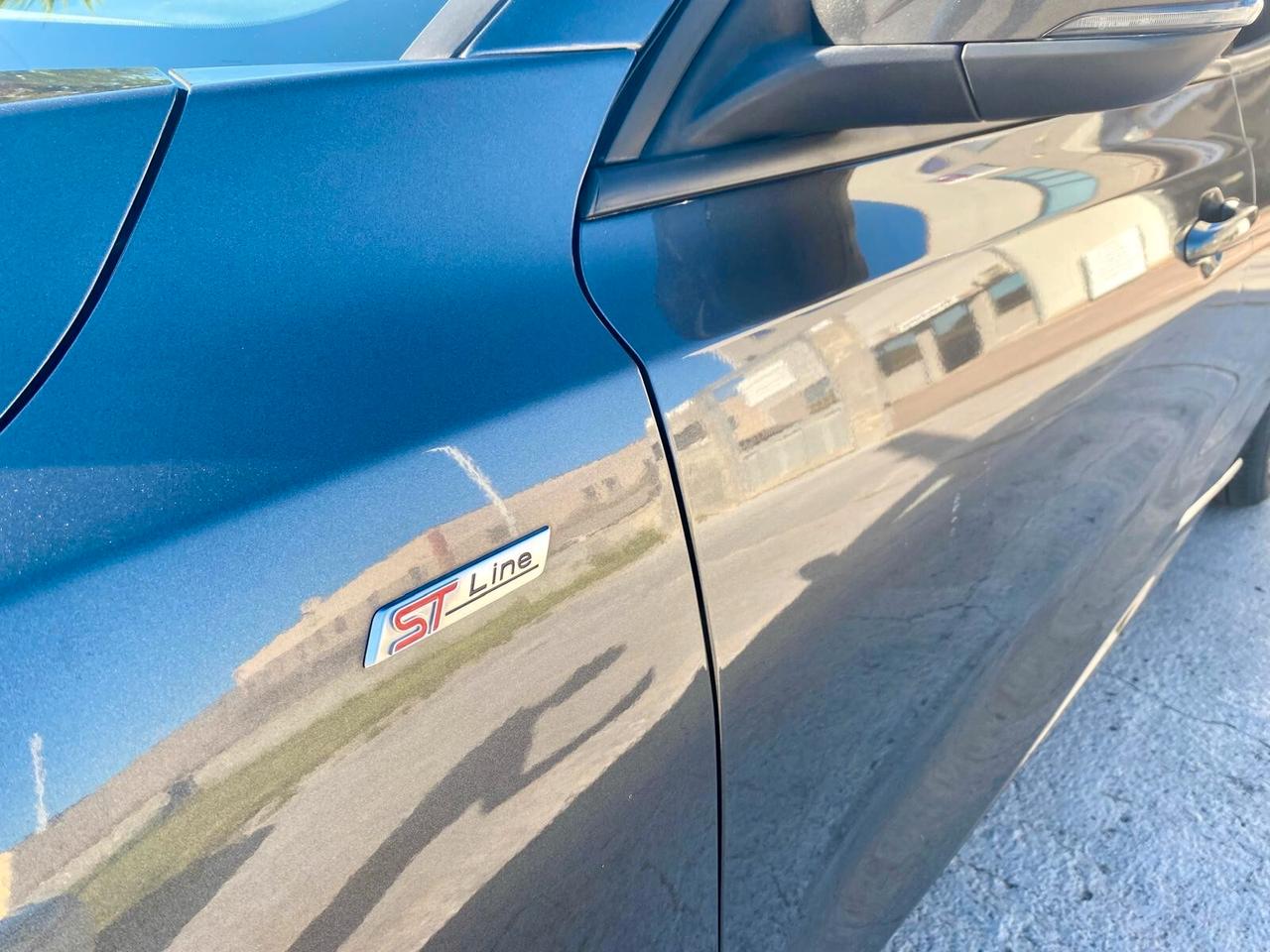 Ford Focus 1.0 EcoBoost Hybrid 125 CV ST-Line