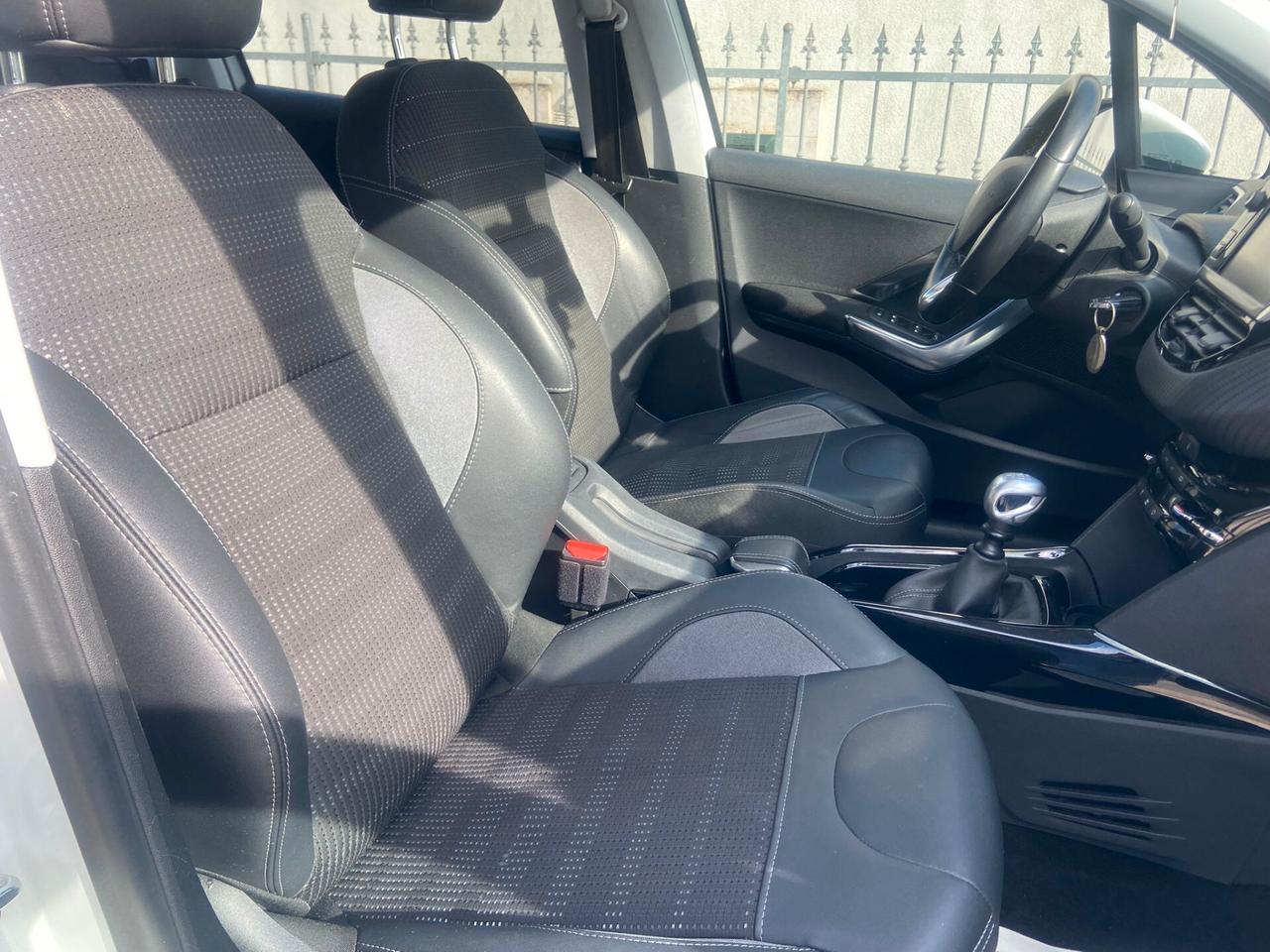 Peugeot 2008 BlueHDi 120 S&S Allure