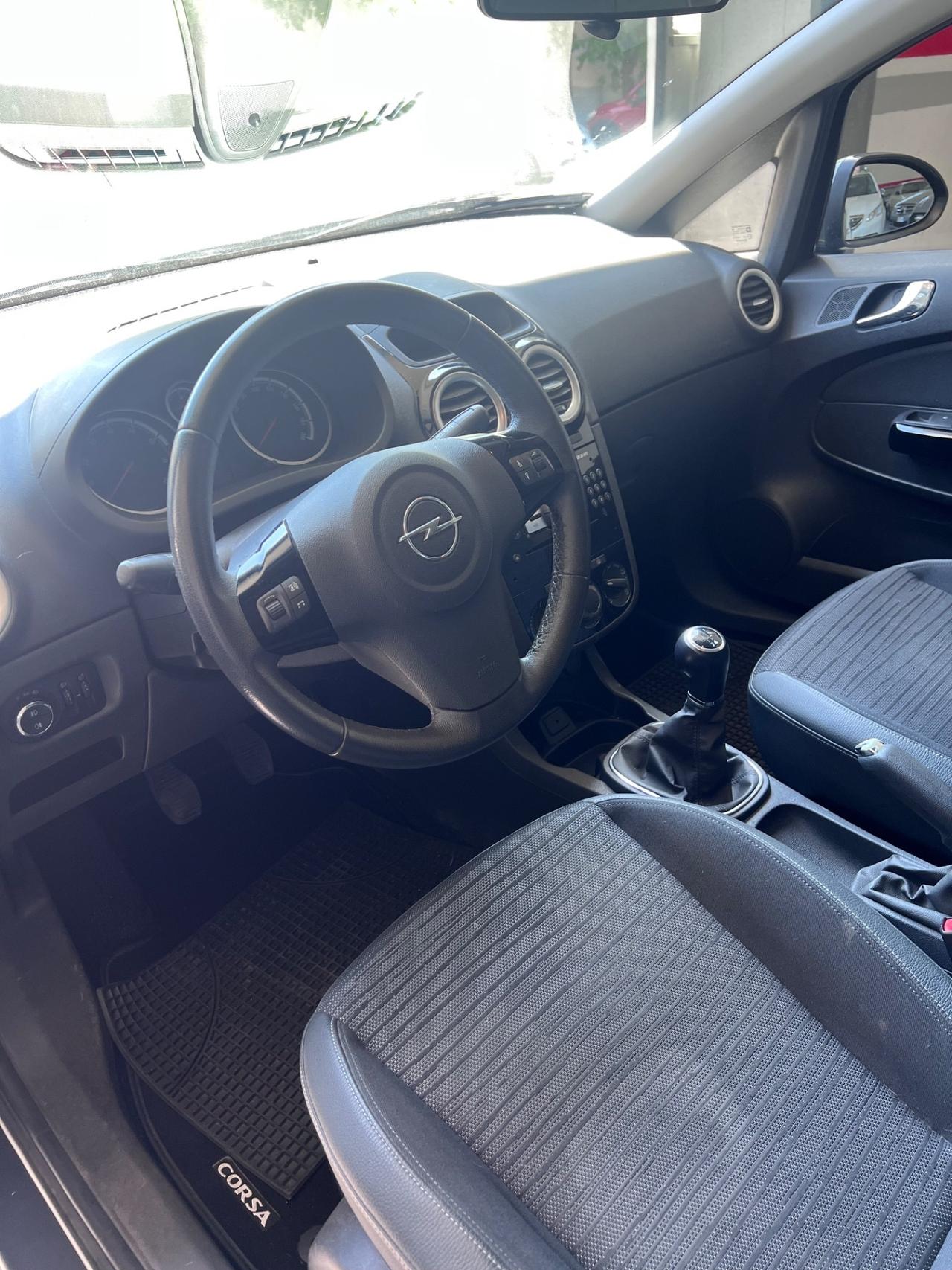 Opel Corsa 1.2 BENZINA/ GPL-2015-NEOPATENTATI