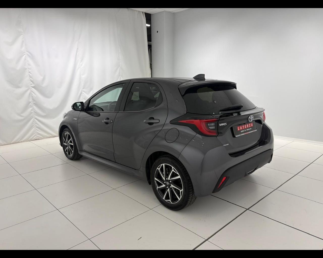 TOYOTA Yaris 1.5h Trend