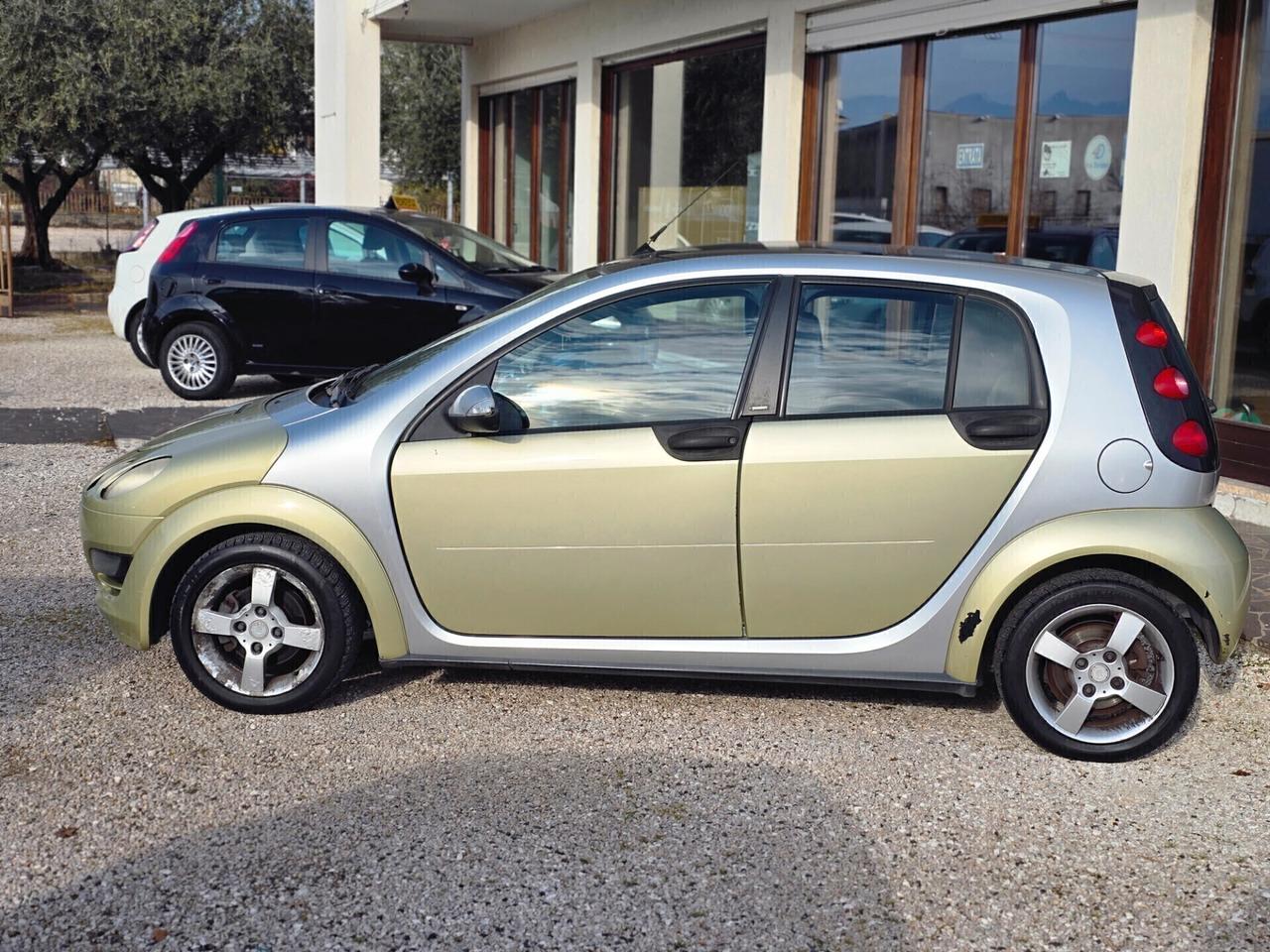 Smart ForFour 1.1 OK PER NEOPATENTATO 2005