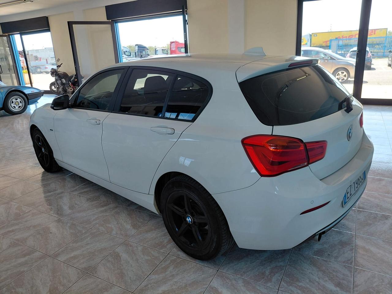 Bmw 118 118d 5p. Urban