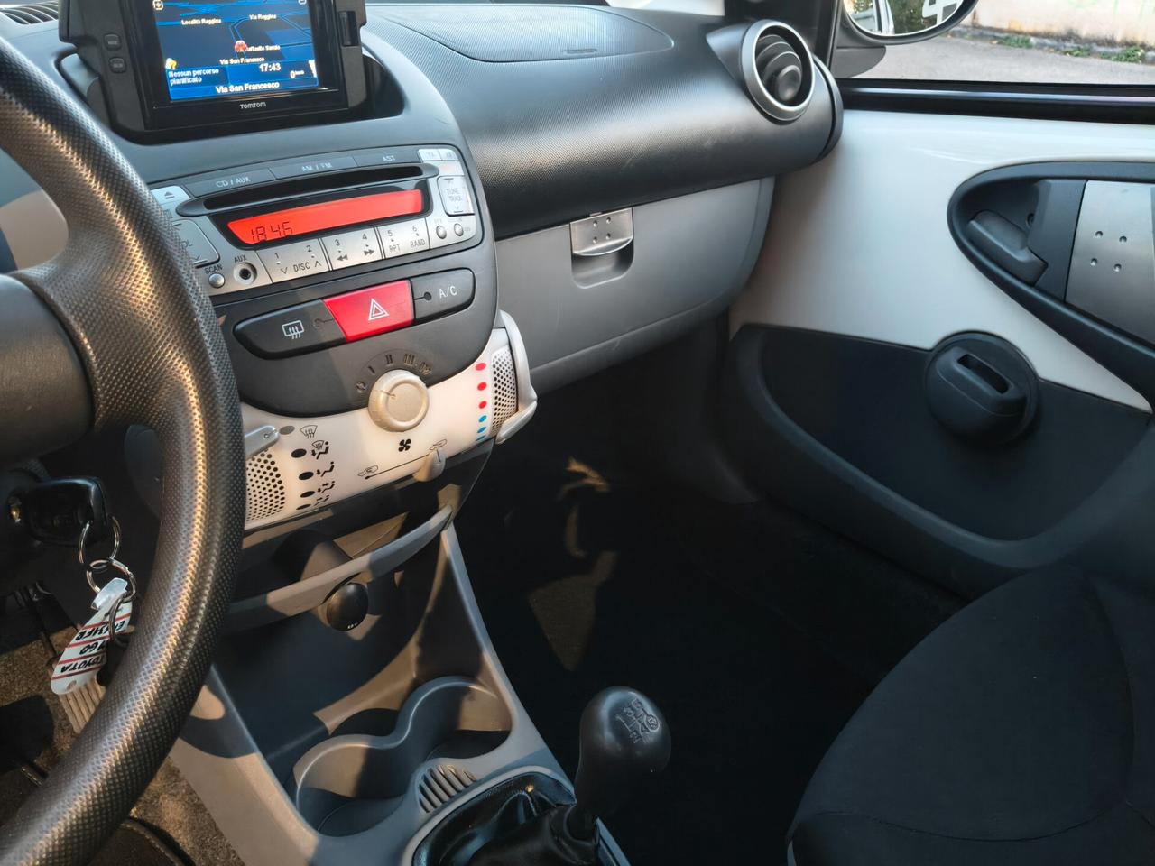 Toyota Aygo 1.0 SOLO 76.000 KM NAV