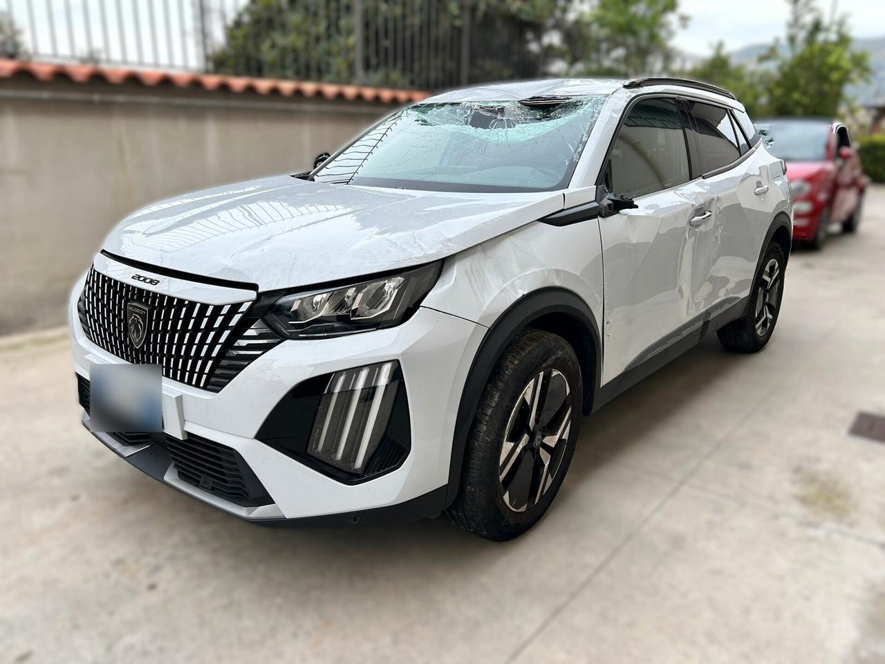 PEUGEOT 2008 1.2 Benzina 100CV - 2023 Incidentata