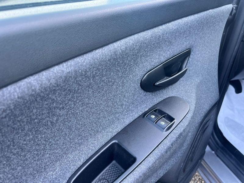 Lancia Ypsilon 1.0 FireFly 5 porte S&S Hybrid Silver