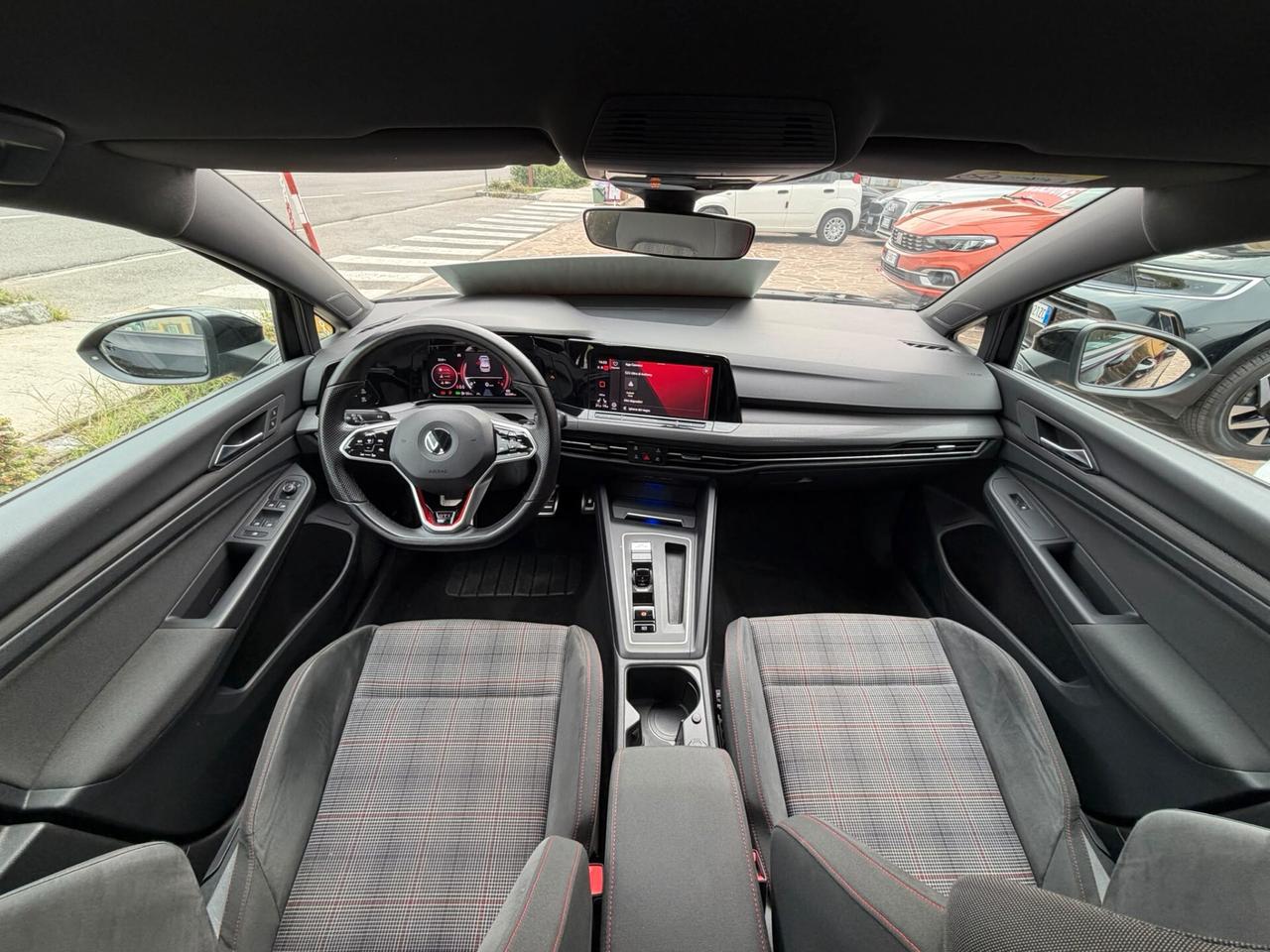 Volkswagen Golf GTI 2.0 TSI DSG