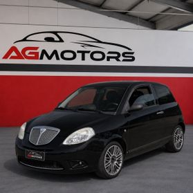 Lancia Ypsilon 1.3 MJT 75 CV Versus