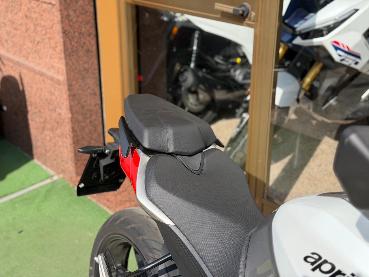 Aprilia Tuono 457 KM 0 2026 tua a soli 45€ al mese