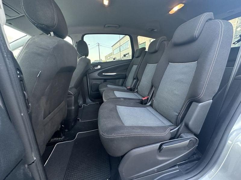 Ford S-Max 2.0 TDCi 140cv DPF Power Shift New Titanium
