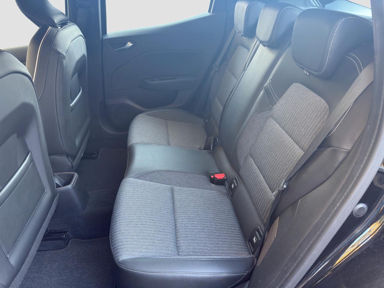 Renault Clio Full Hybrid E-Tech 140 CV 5 porte Intens