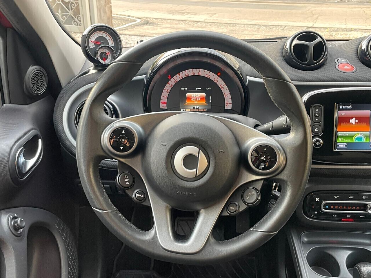 Smart ForFour 70 1.0 twinamic Passion LED NAVI