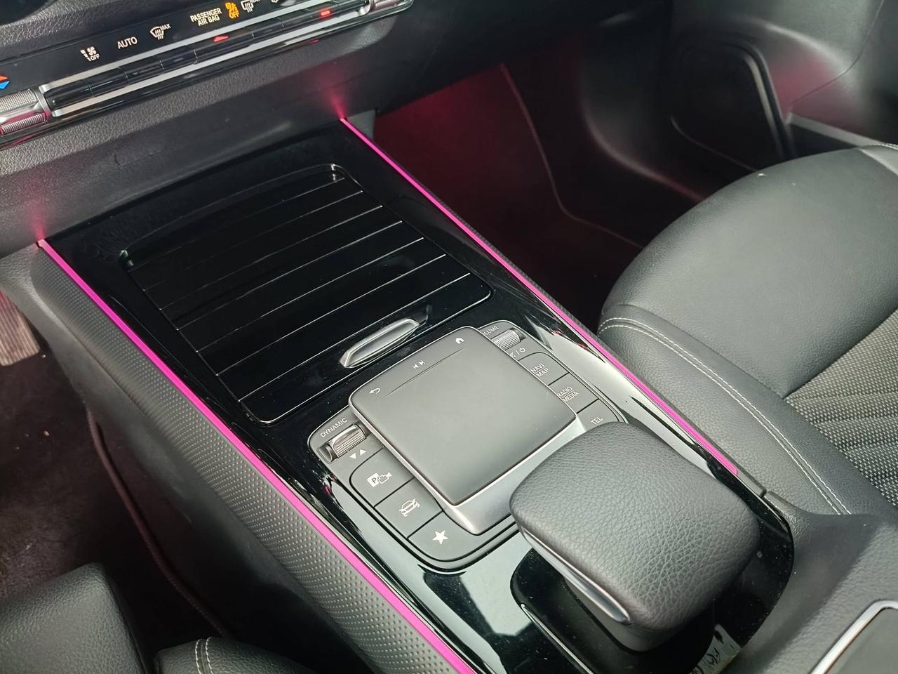 Mercedes-Benz GLB - X247 2019 - GLB 180 d Sport auto