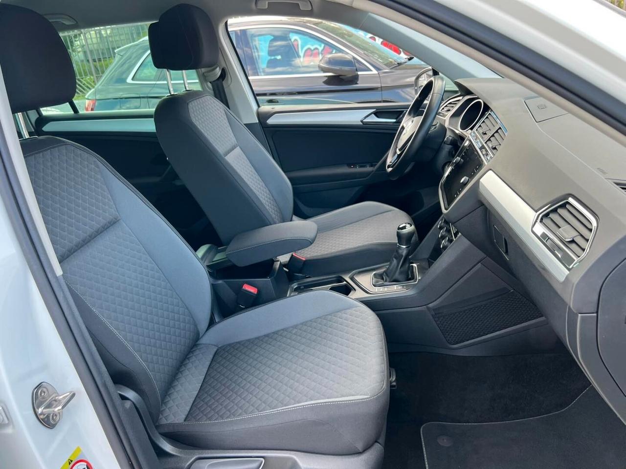 Volkswagen Tiguan 1.6 TDI 116Cv 6M -STYLE-NAVI