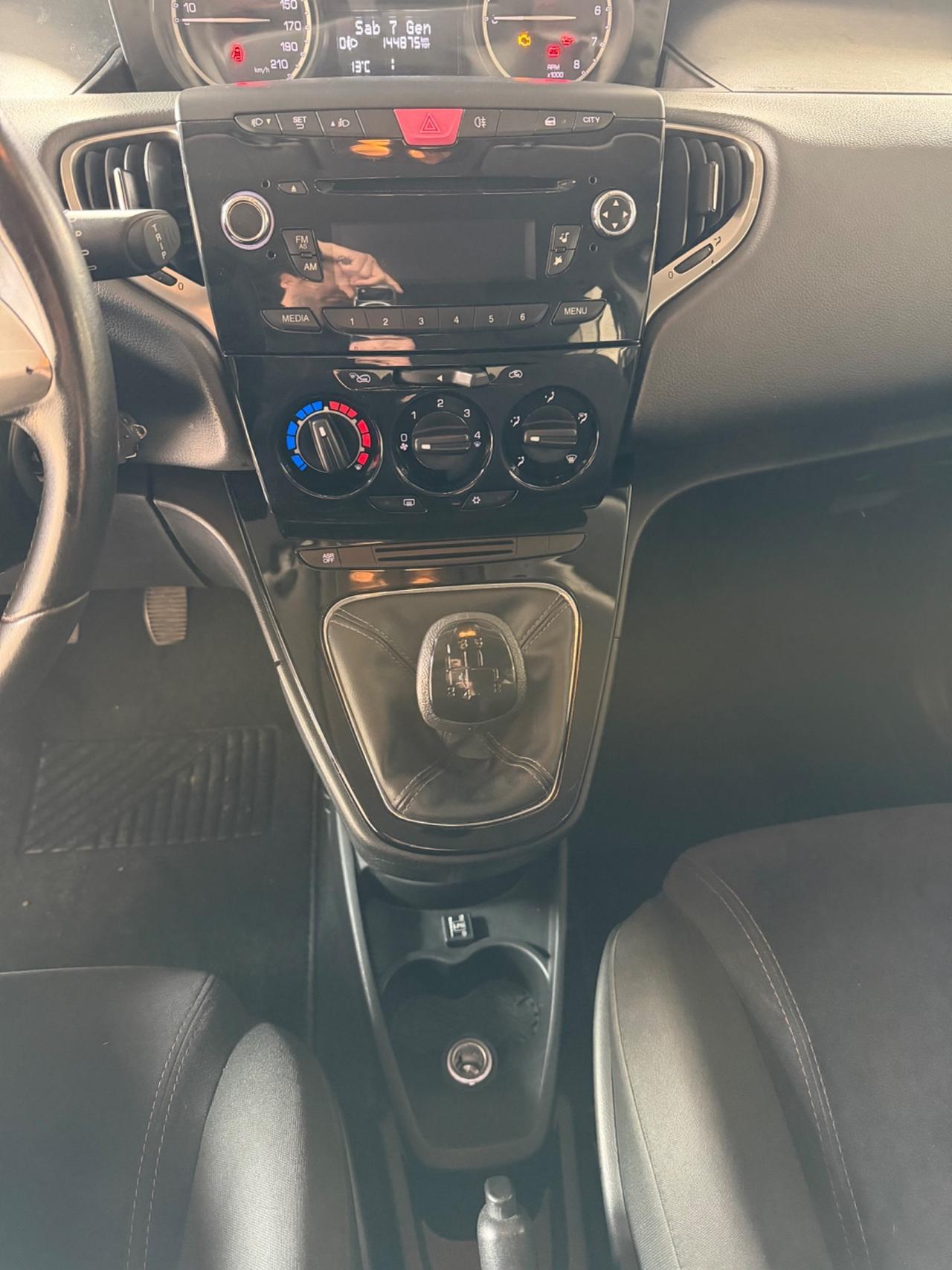 Lancia Ypsilon 1.2 69 CV 5 porte GPL Ecochic Platinum