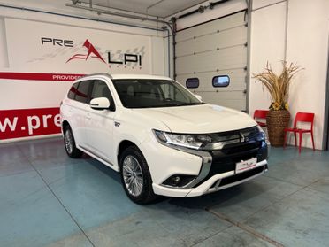 Mitsubishi Outlander 2.4 MIVEC 4WD PHEV Instyle Plus SDA