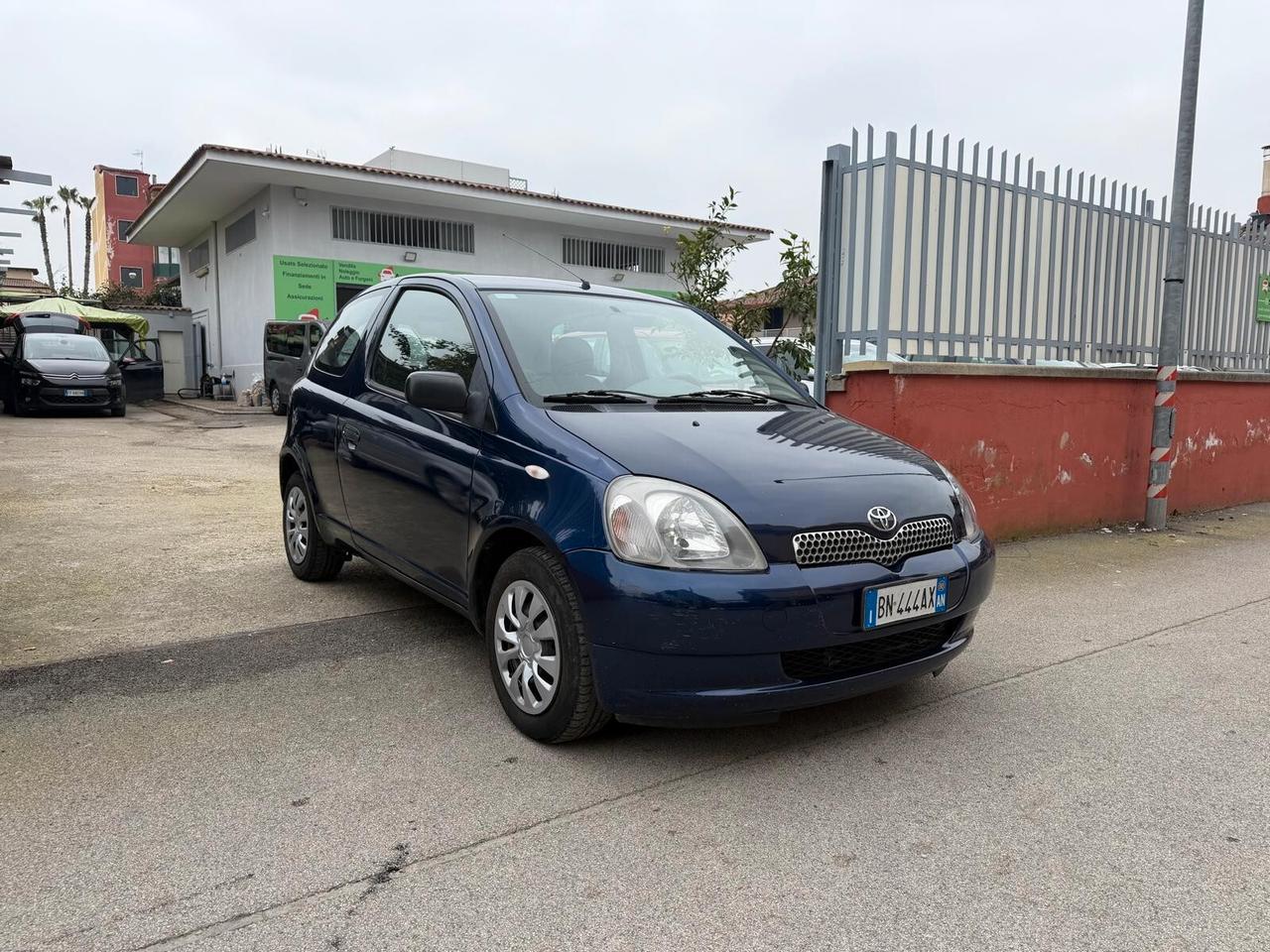 Toyota Yaris 1.0i 16V cat 3 porte Sol