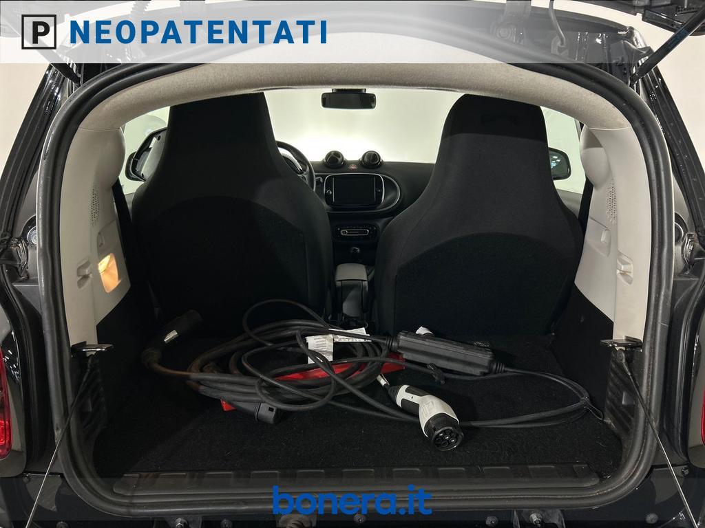 Smart fortwo EQ Berlin Black Passion