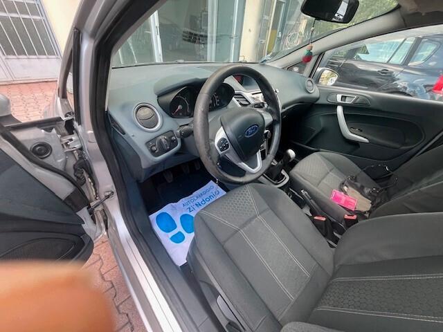 Ford Fiesta 1.4 5 porte Bz.- GPL Titanium