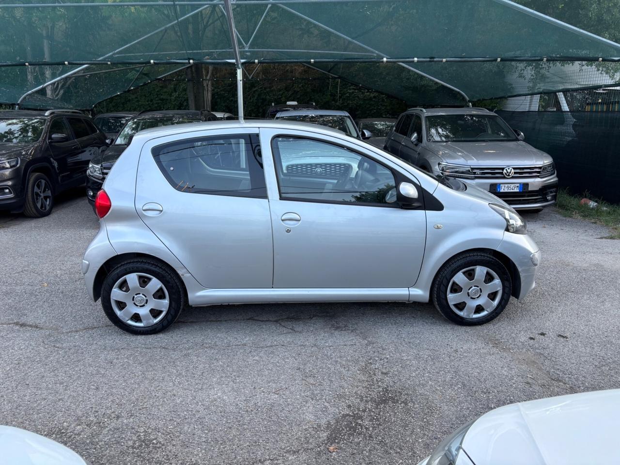 Toyota Aygo 1.4 DIESEL 5 porte Sol OK NEOPATENTATI