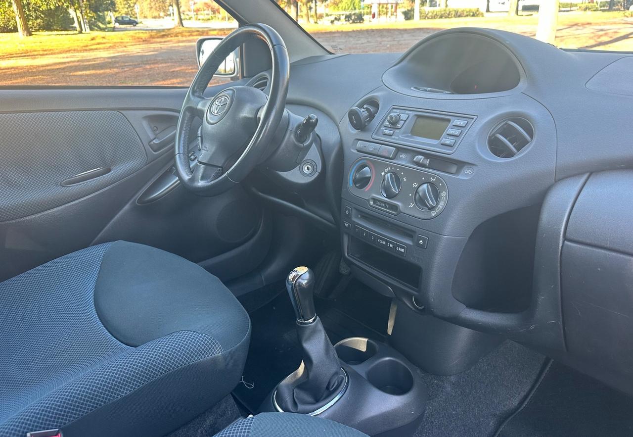 Toyota Yaris 1.0 5 porte