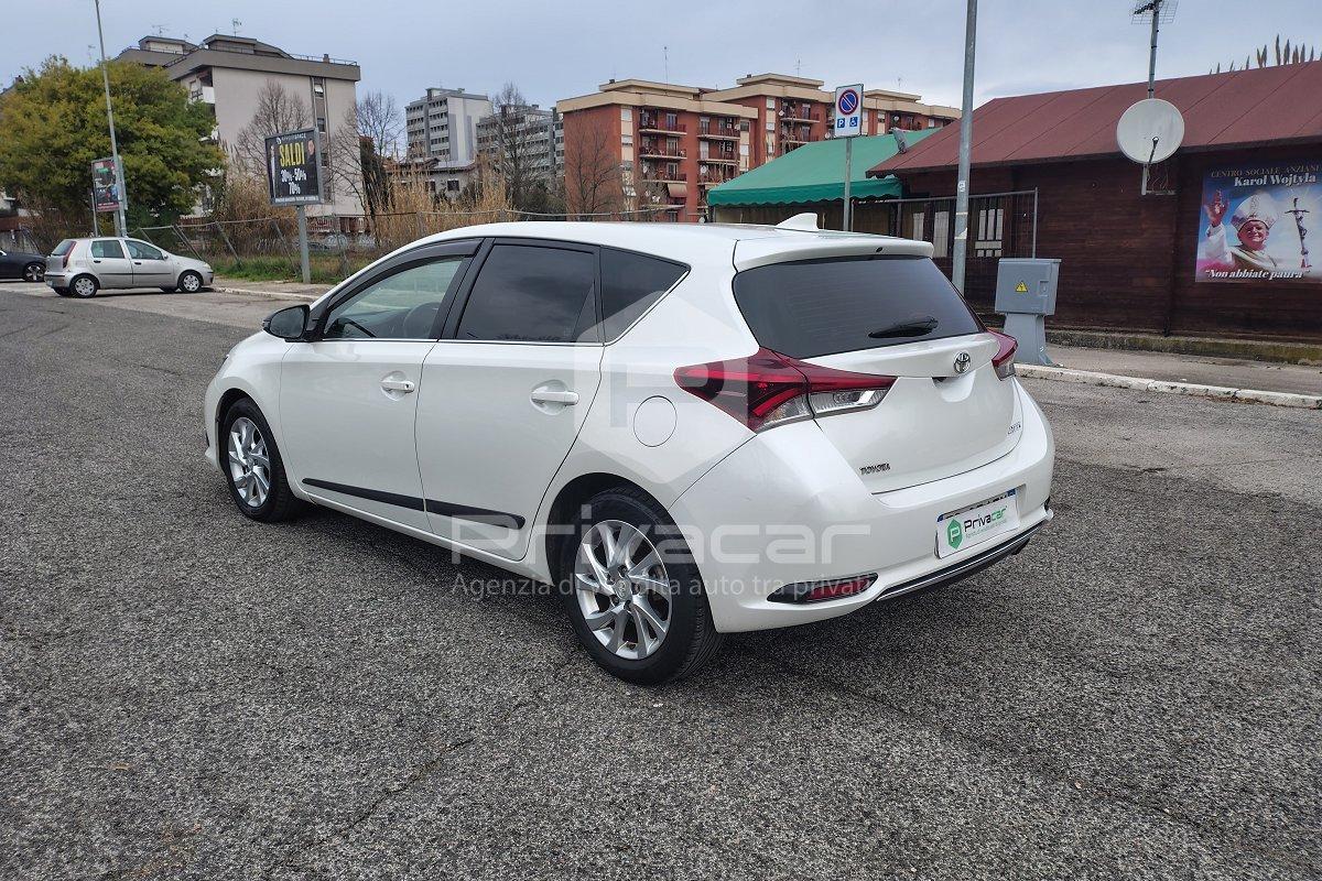 TOYOTA Auris 1.6 D-4D Lounge