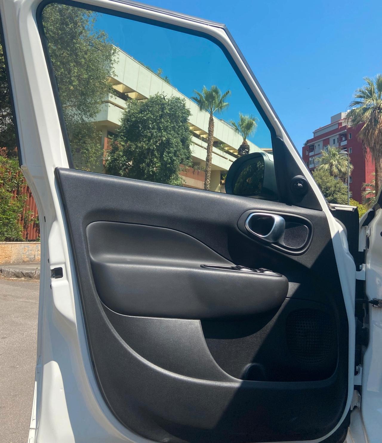 Fiat 500L 0.9 TwinAir Turbo Natural Power Mirror