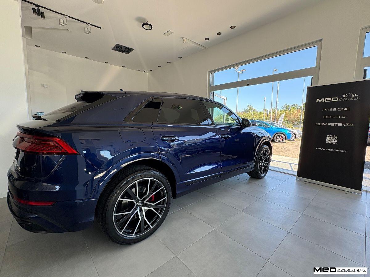 AUDI - Q8 - 55 TFSI quattro tiptronic Sport