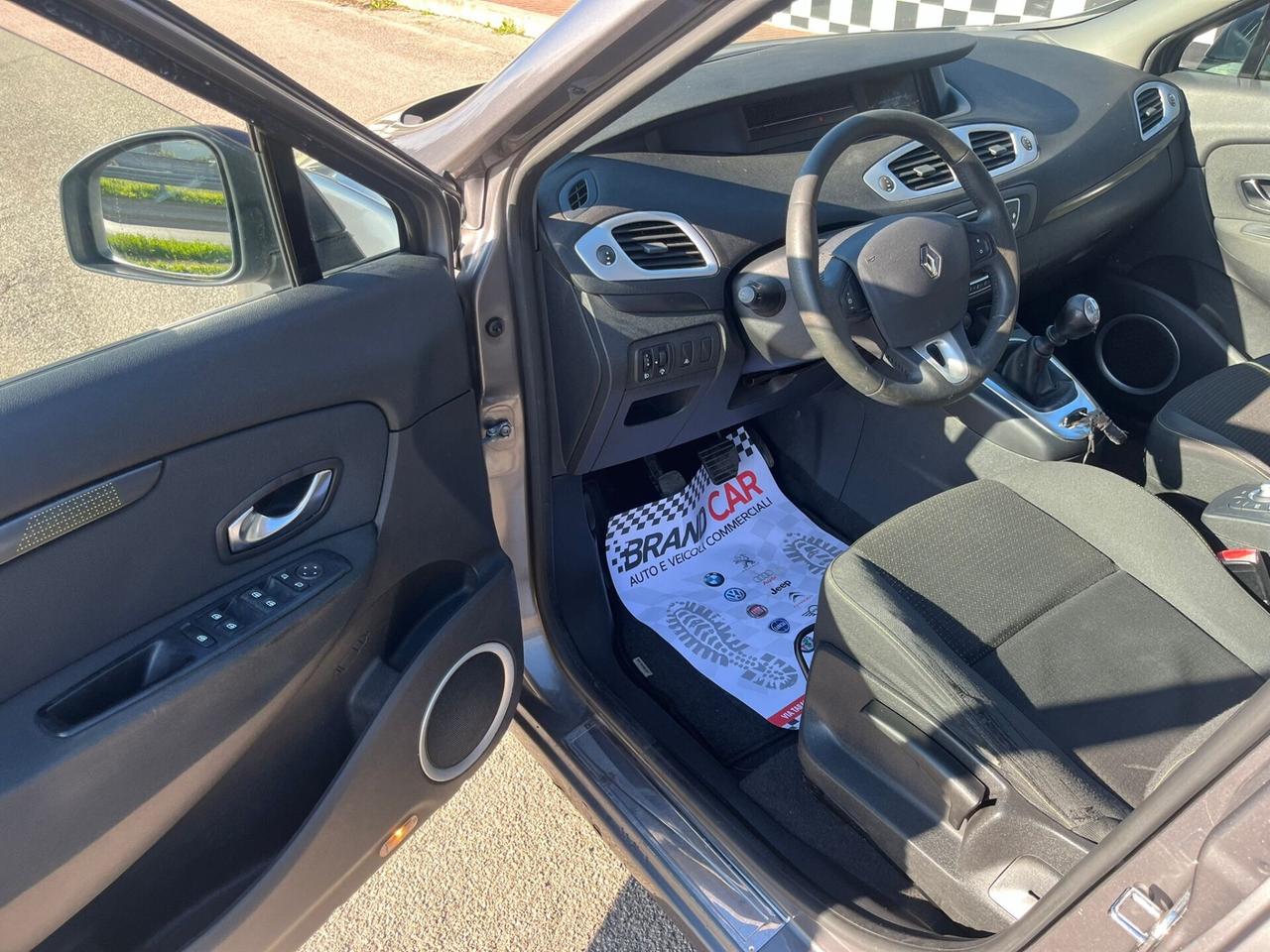 Renault Scenic X Mood 1.5 dCi 110CV Dynamique 2010