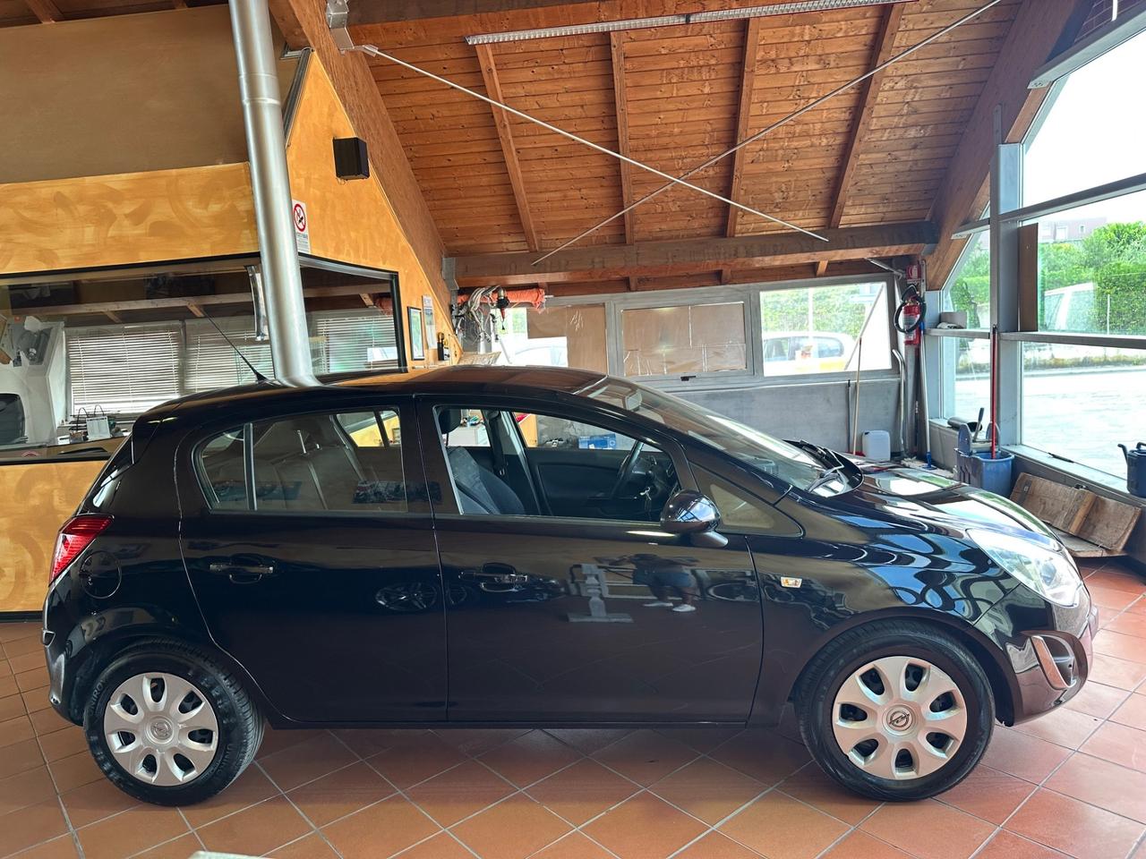 Opel Corsa 1.2 5 porte Cosmo cambio automatico