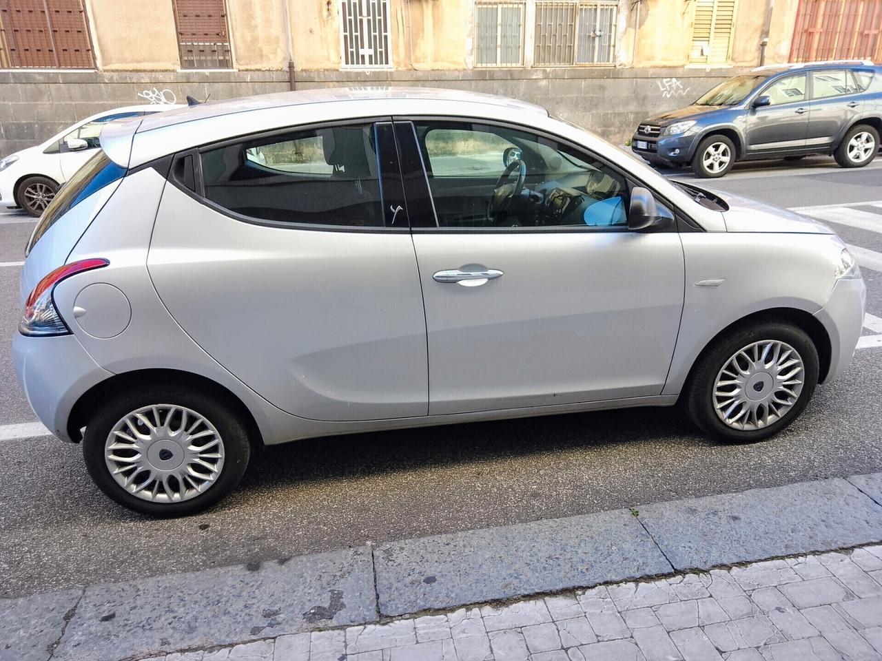 Lancia Ypsilon 1.2 benzina