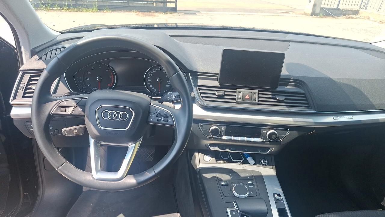 Audi Q5 45 TFSI quattro S tronic Business Sport