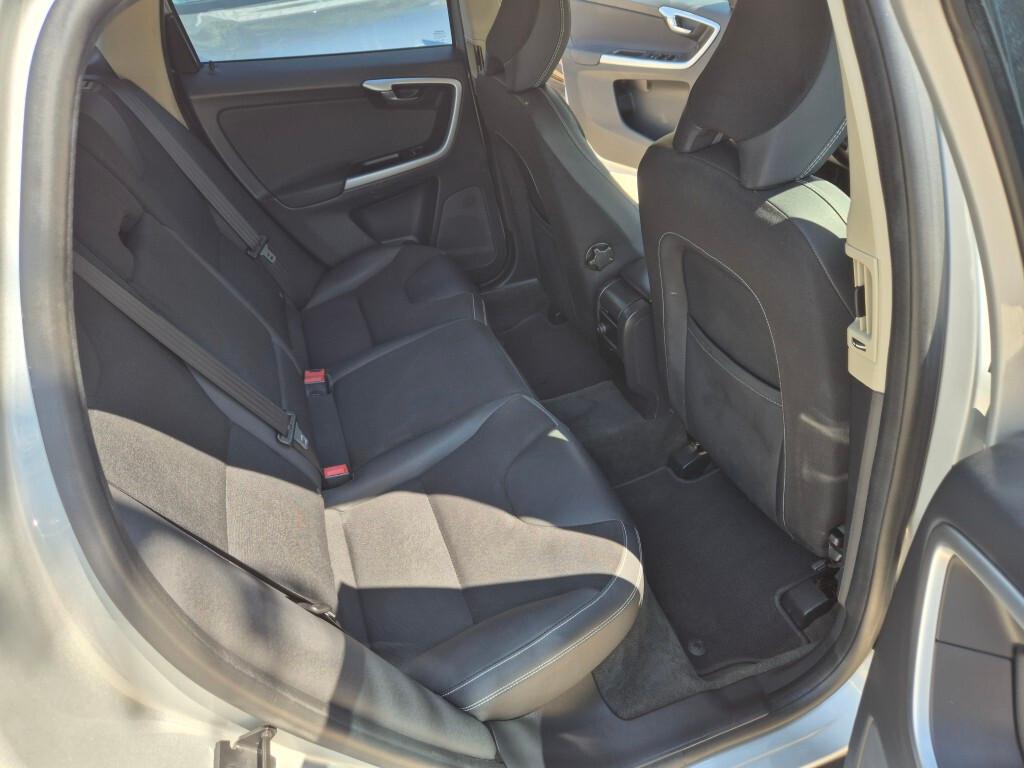 Volvo XC60 D5 AWD 205cv Geartronic Momentum