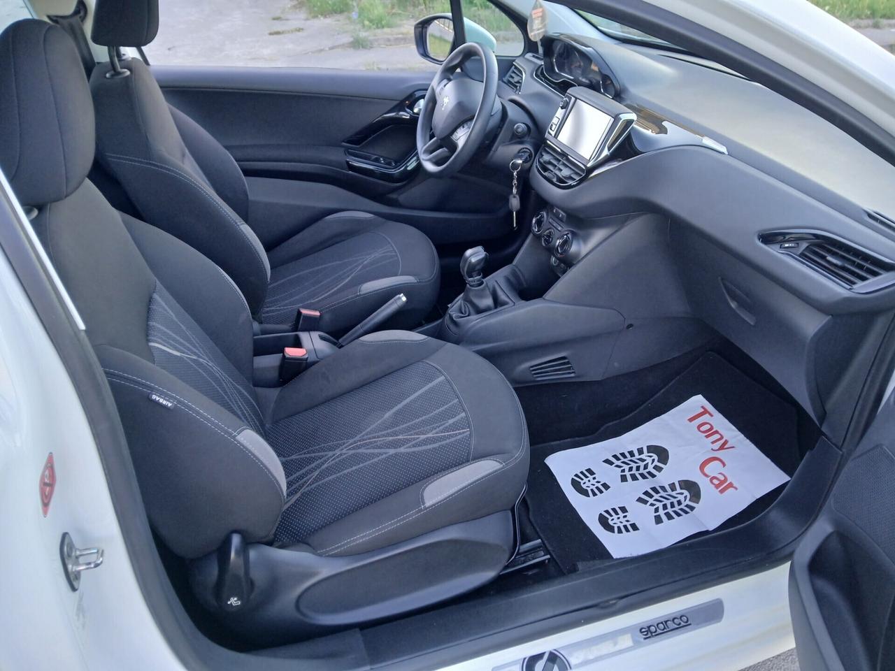 Peugeot 208 anno 2015 X Neopatentati KM CERTIFICAT