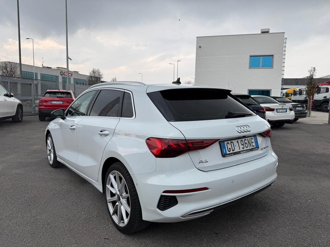 Audi A3 SPB 30 g-tron S tronic line edition