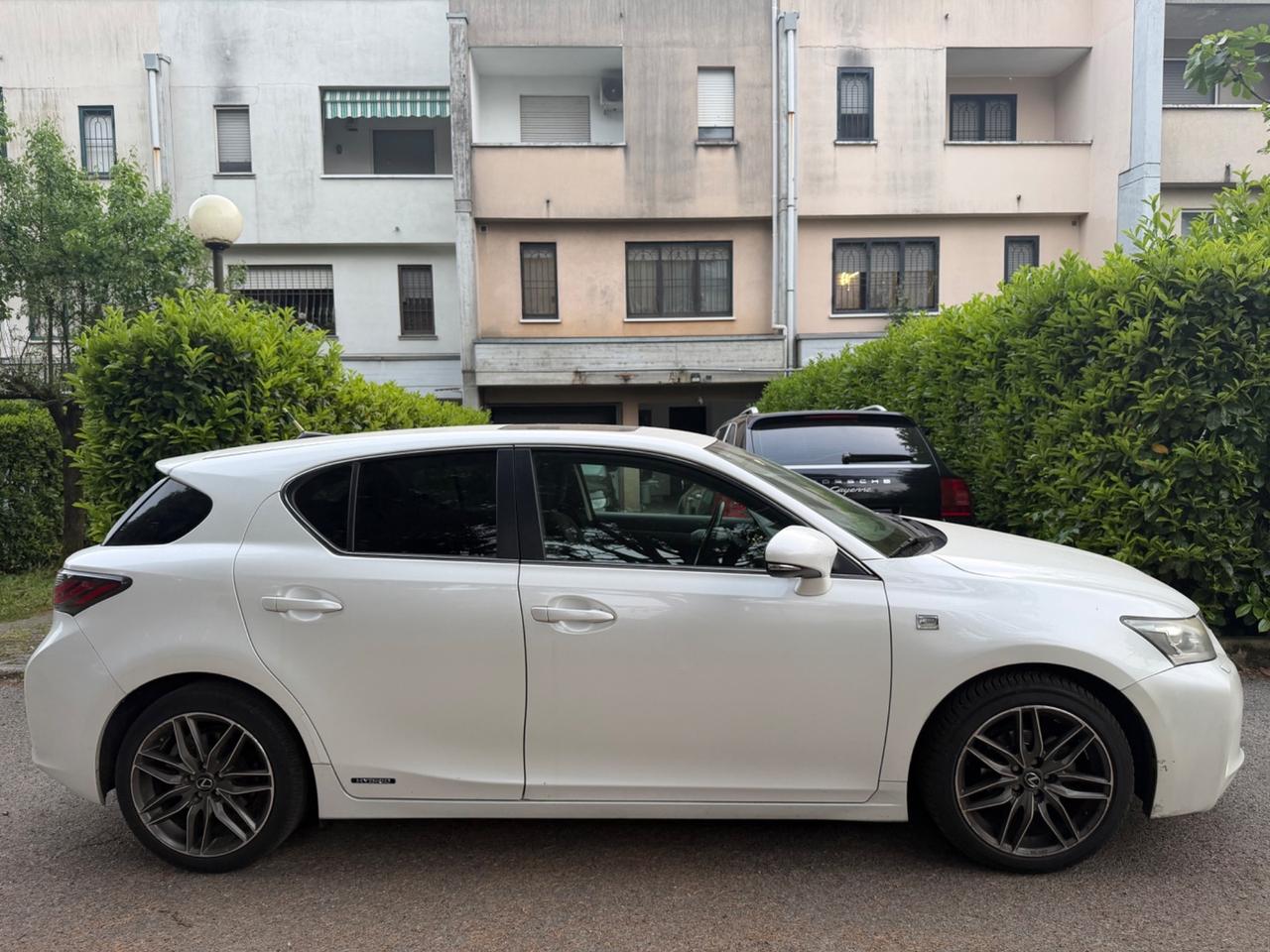 Lexus CT 200h Hybrid