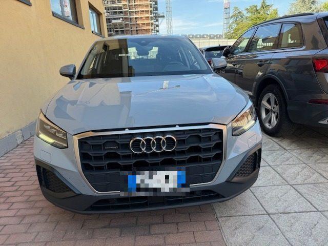 AUDI Q2 35 TDI quattro S tronic Identity Black