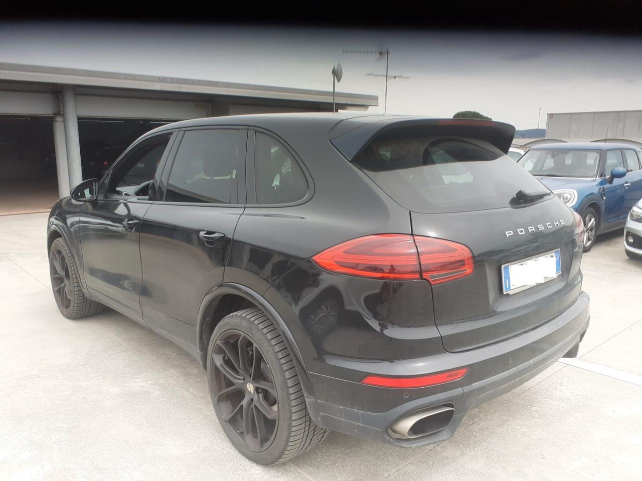 Porsche Cayenne 3.0 Diesel Platinum Edition - 2018