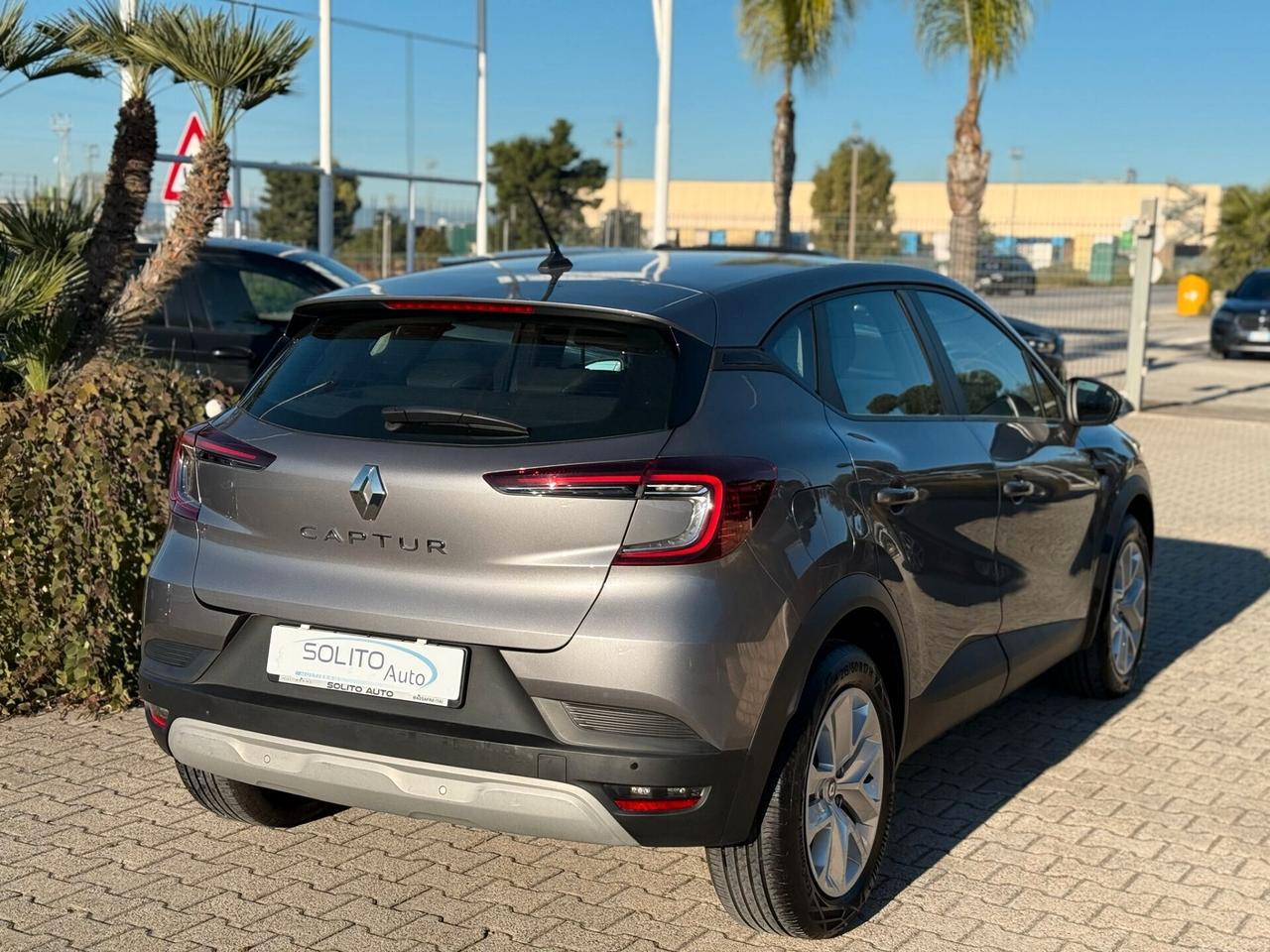 Captur TCe 100 CV GPL Equilibre N1 Autocarro Iva Esposta 2024