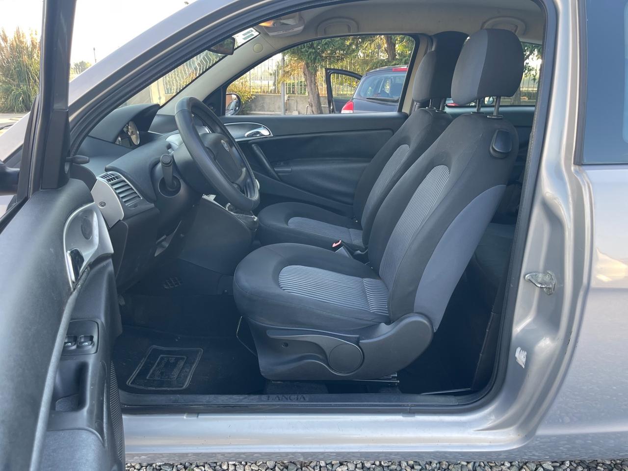 Lancia Ypsilon 1.2 Argento