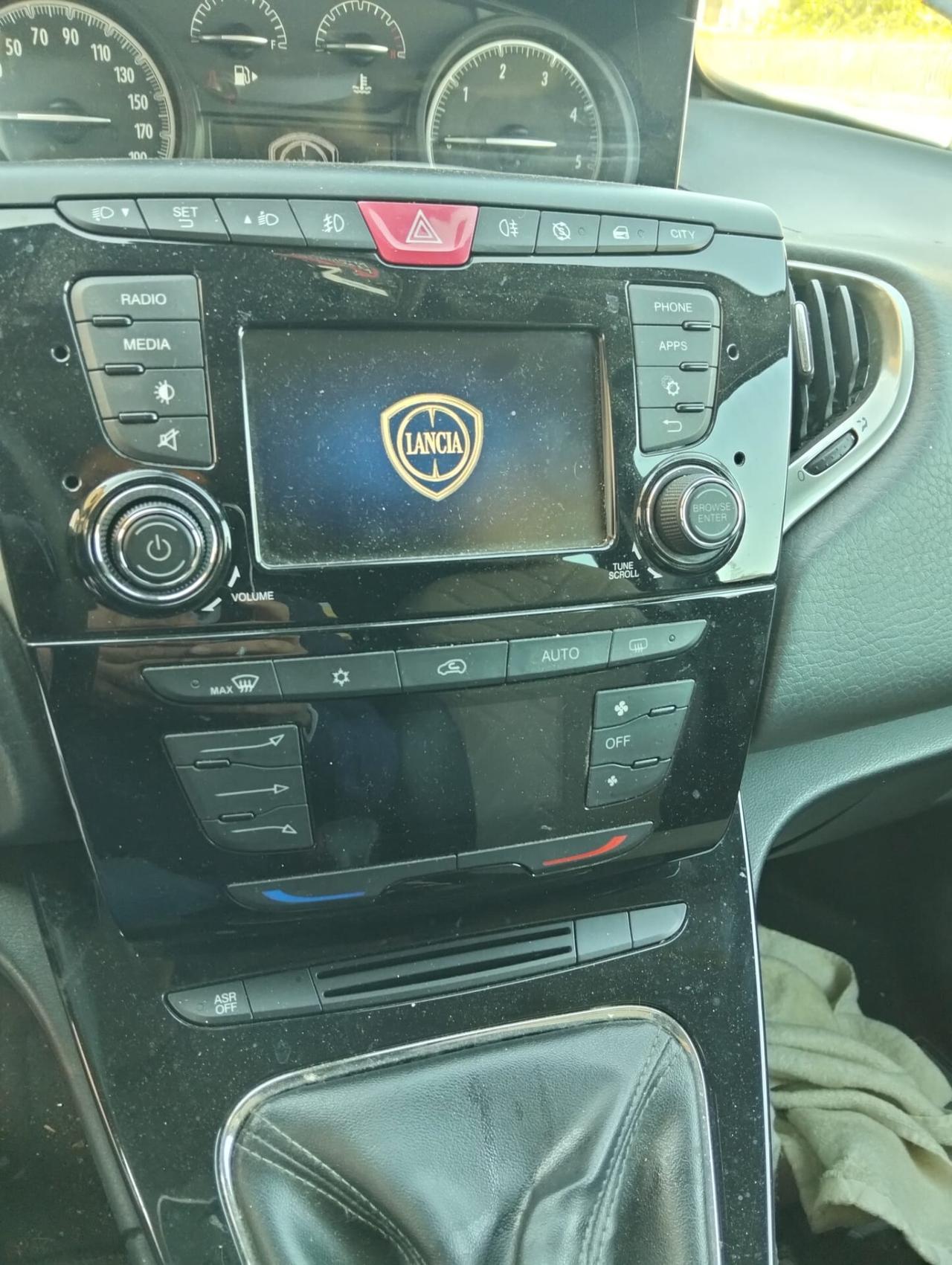 Lancia Ypsilon 1.3 M-jet 95cv 2015 SINISTRATA