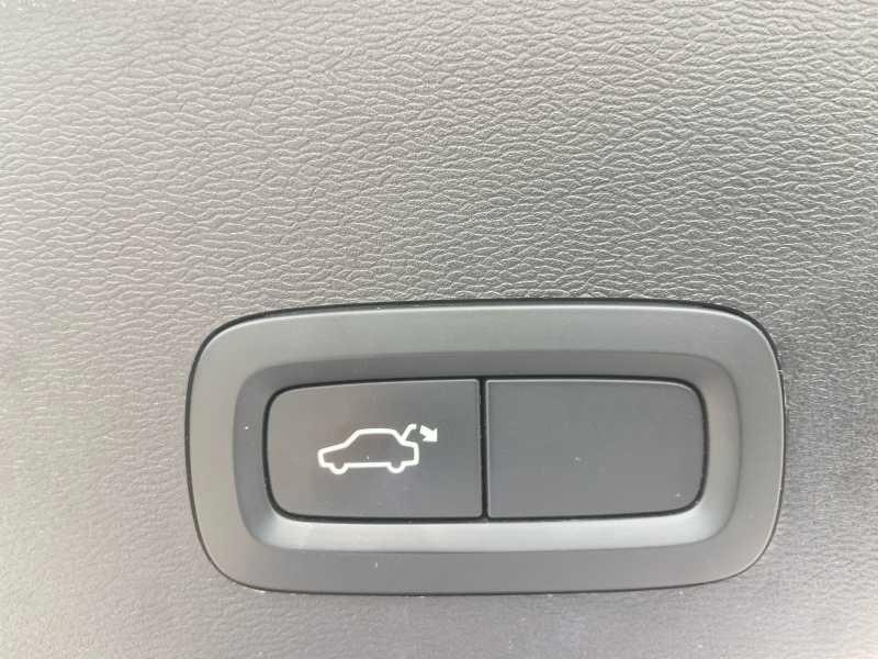 VOLVO XC40 2.0 d3 Momentum Core AuTo
